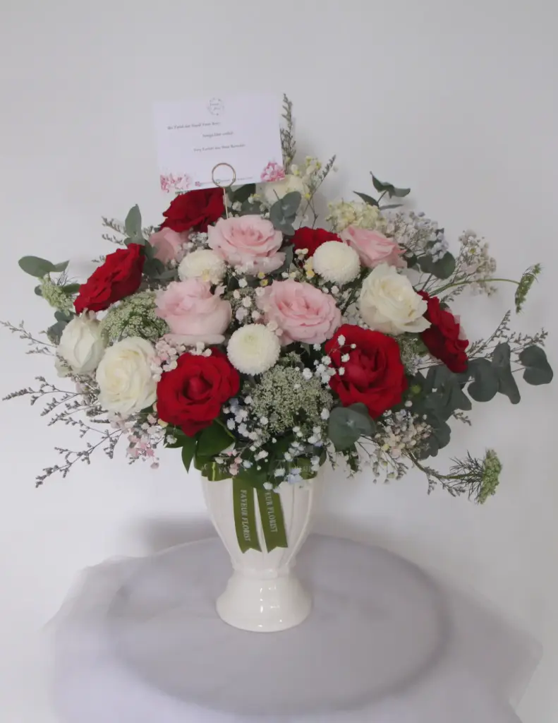 Rose A-La Mode in Vase