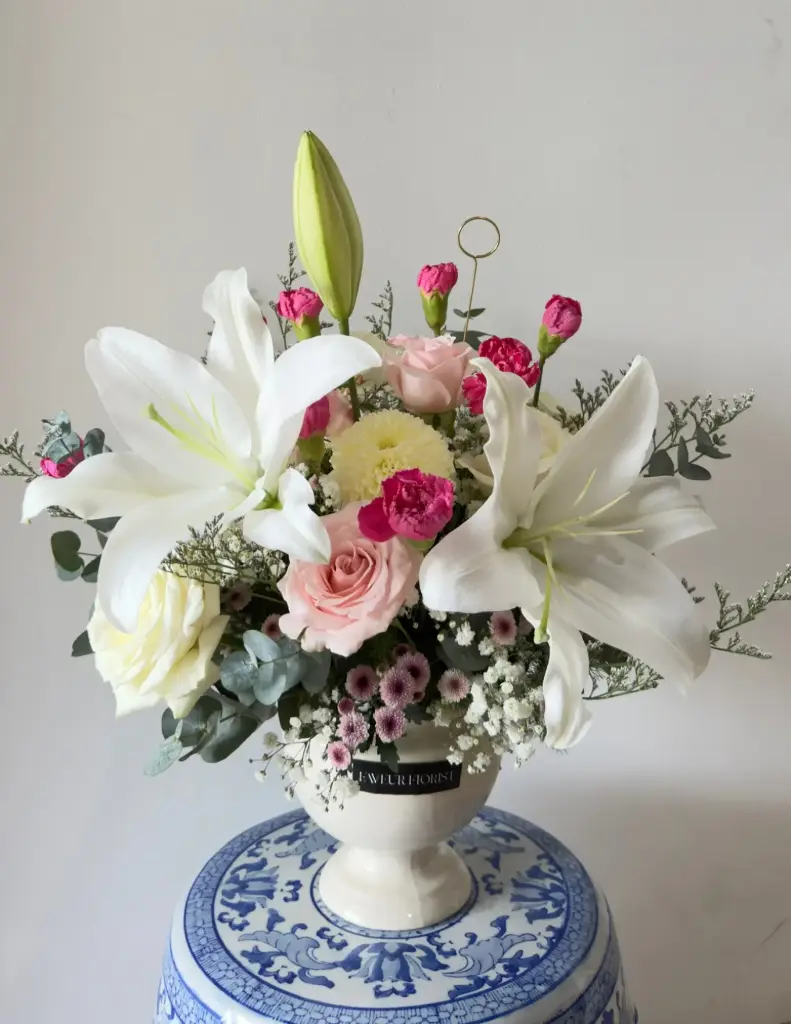 Rosewind Lilyum in Vase